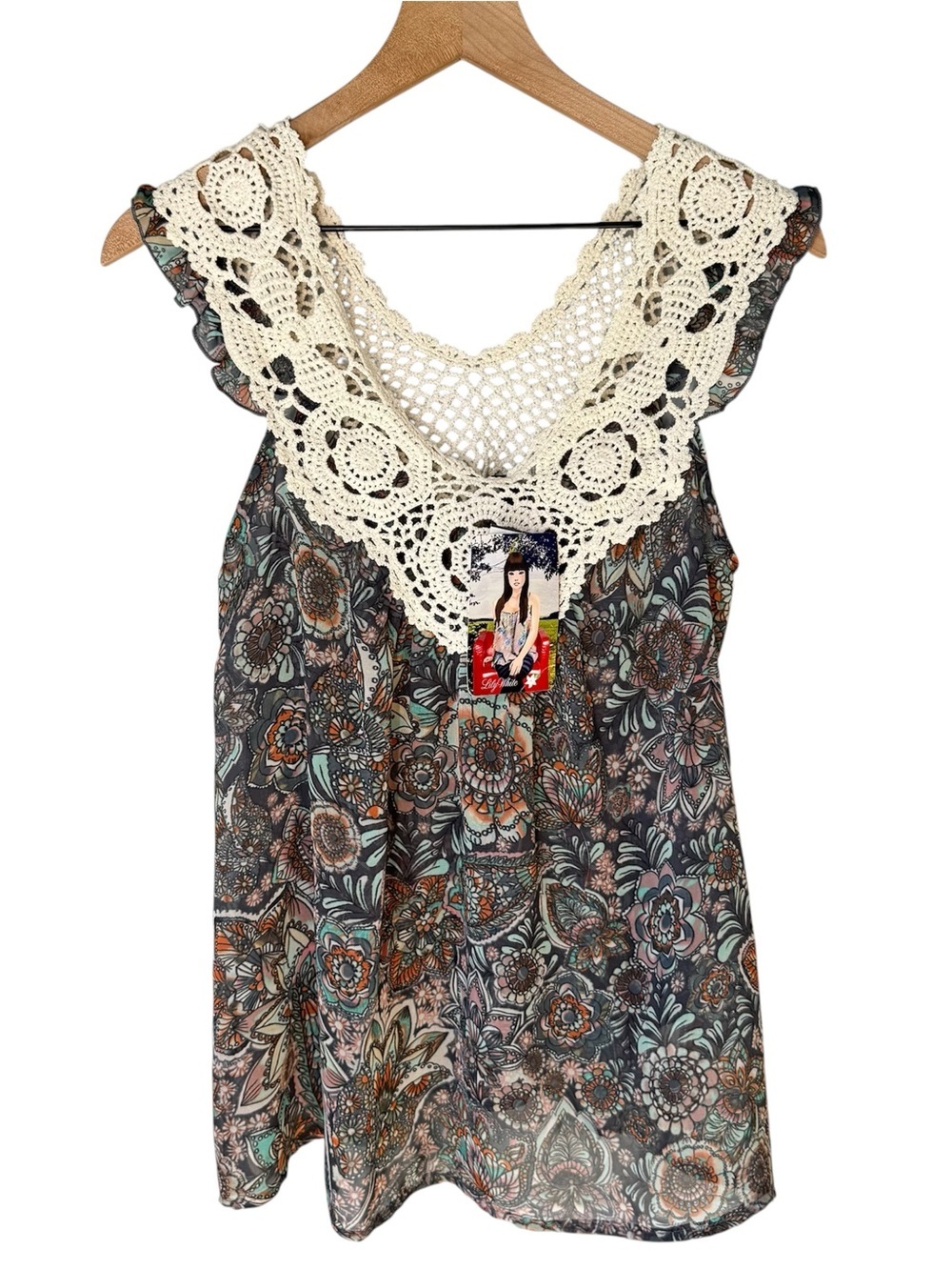 NWT LILY WHITE Y2K Gray Pink Crochet Floral Flowy Boho Swing Top Sz S
